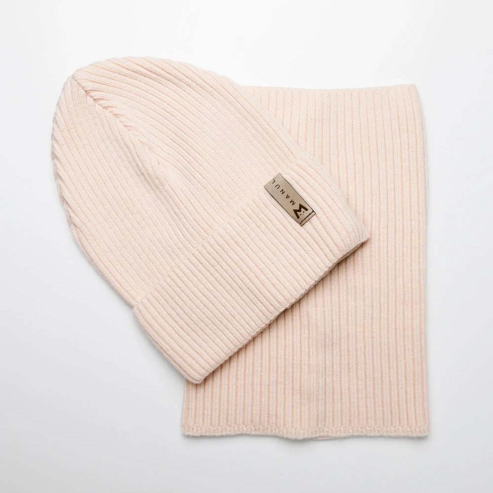 
                      
                        Set Vanilla — merino beanie & tube scarf, 100% extra fine merino wool
                      
                    