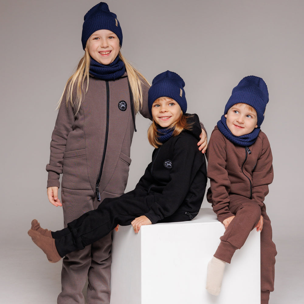 
                      
                        Set Navy — merino beanie & tube scarf, 100% extra fine merino wool
                      
                    