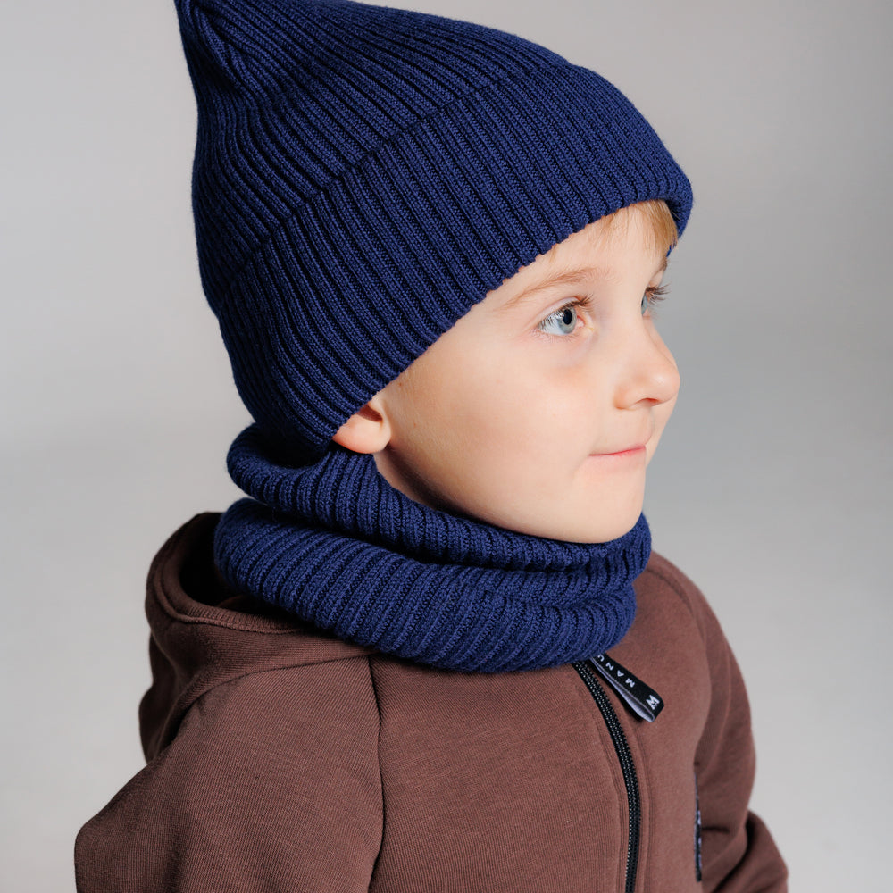 
                      
                        Set Navy — merino beanie & tube scarf, 100% extra fine merino wool
                      
                    