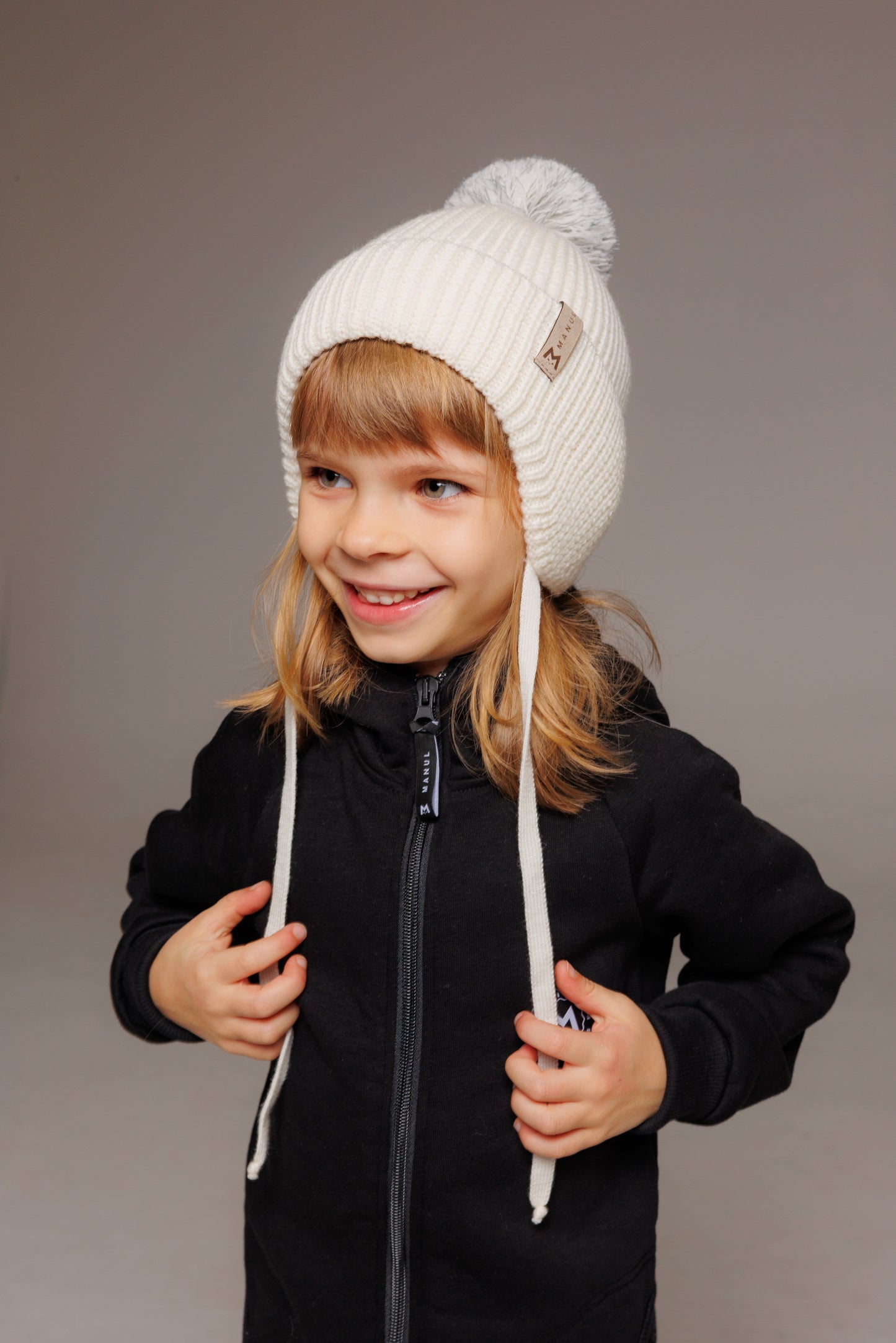 Winter beanie Vanilla — 100% extra fine merino wool, wool-fleece lined, reflective pom-pom