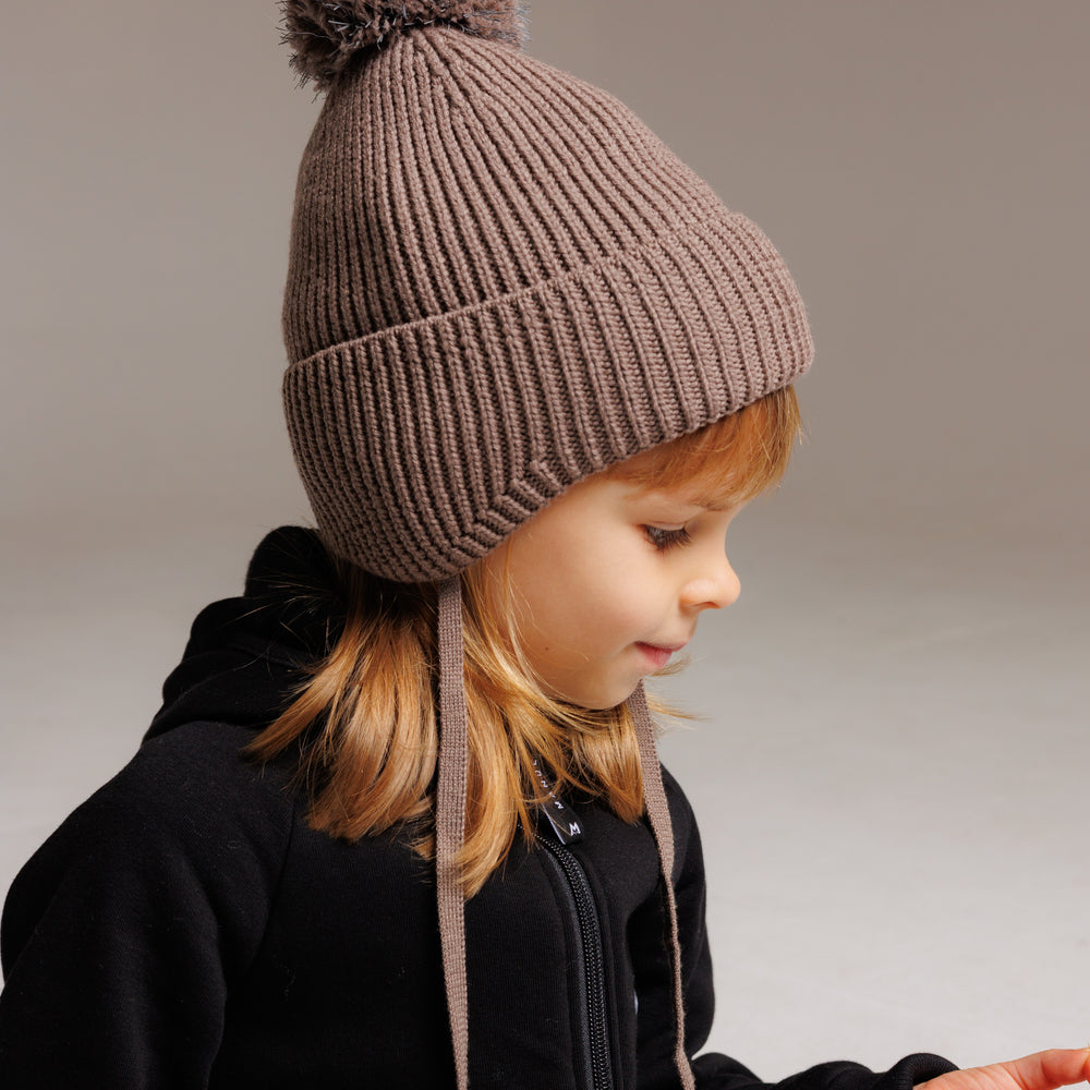 
                      
                        Winter beanie Mocha — 100% extra fine merino wool, wool-fleece lined, reflective pom-pom
                      
                    